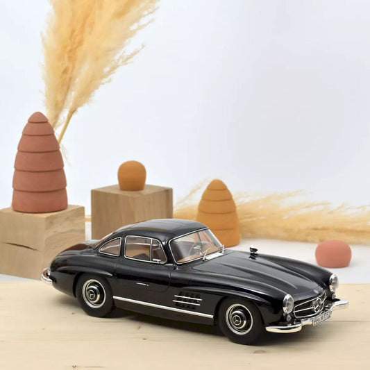 Macheta auto Mercedes-Benz 300 SL (1954) - Limited Edition 300 pcs 1:12 Norev