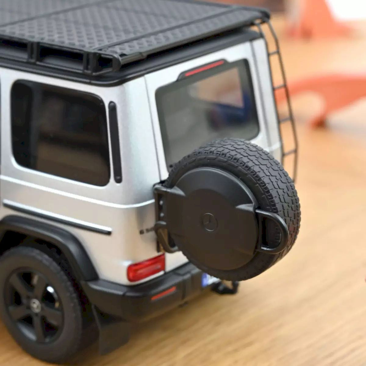 Mercedes-Benz G-Class 2024 Iridium Silver 1:18 Norev
