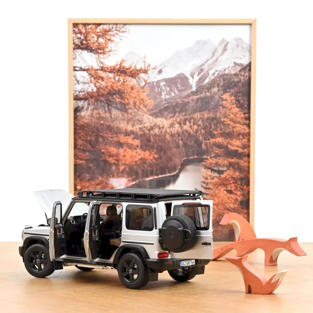 Mercedes-Benz G-Class 2024 Iridium Silver 1:18 Norev