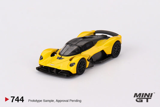 Macheta auto Aston Martin Valkyrie Sunburst Yellow 2023 (LHD) 1:64 MIniGT
