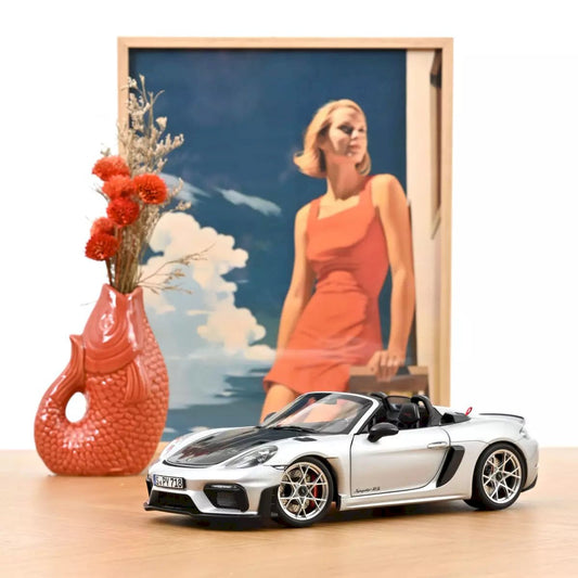 Macheta auto Porsche 718 Spyder RS w/Weissach Pack 2023 GT-Silver Metallic 1:18 Norev
