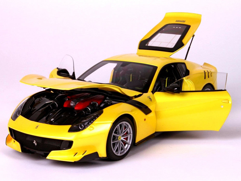 Macheta auto Ferrari F12 TDF (2016) 1:18 BBR