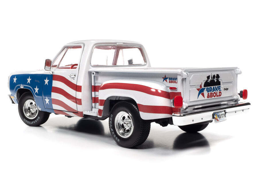 Macheta auto Dodge Stepside, patriotic colours (1980) 1:18 AutoWorld