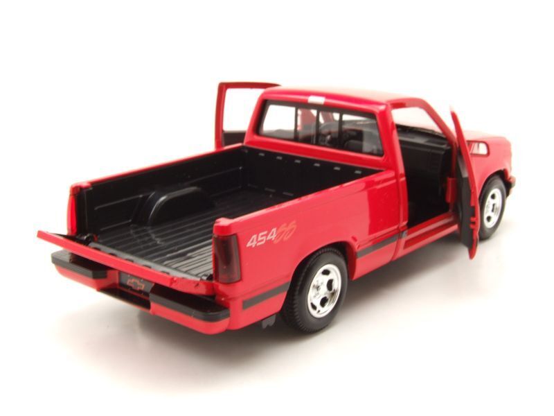 Macheta auto Chevrolet 454 SS Pick Up (1993) 1:24 Maisto