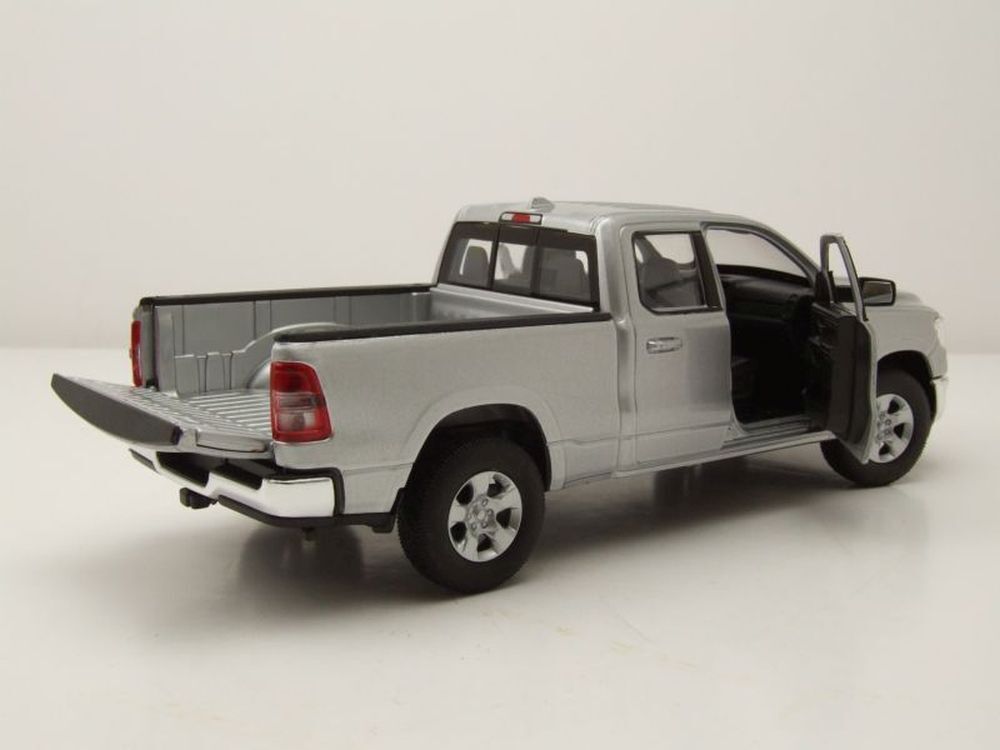 Macheta auto Dodge RAM 1500 (2019) 1:27 Welly