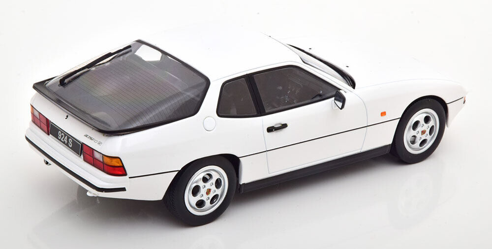 Macheta auto Porsche 924S (1986) 1:18 KK-Scale