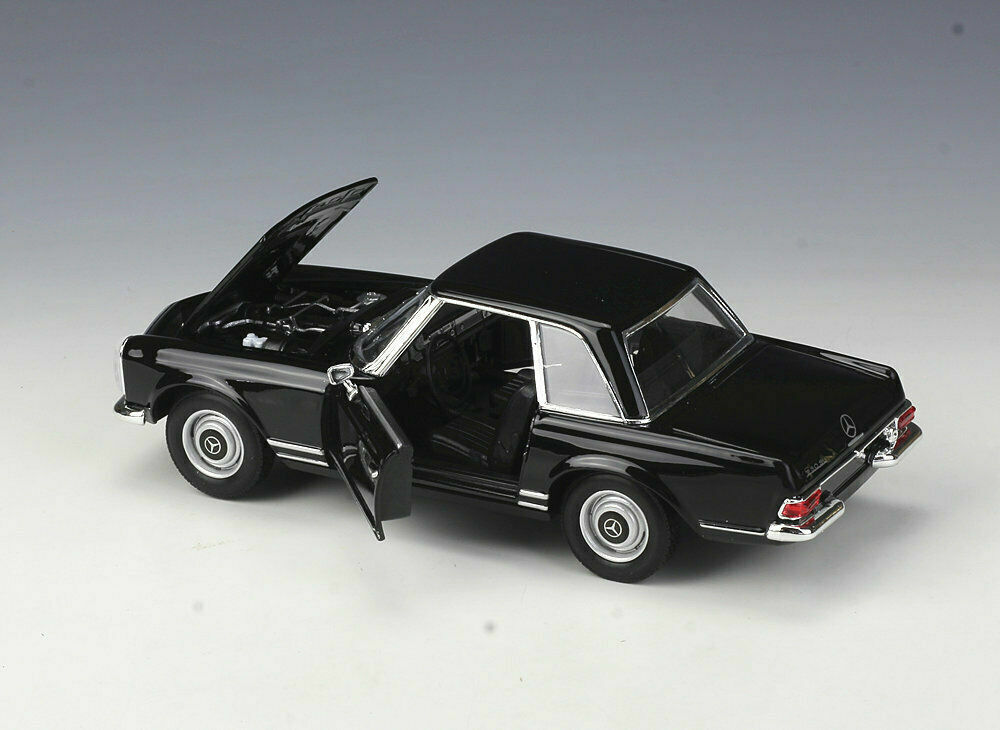 Macheta auto Mercedes-Benz 230SL (1963) 1:24 Welly