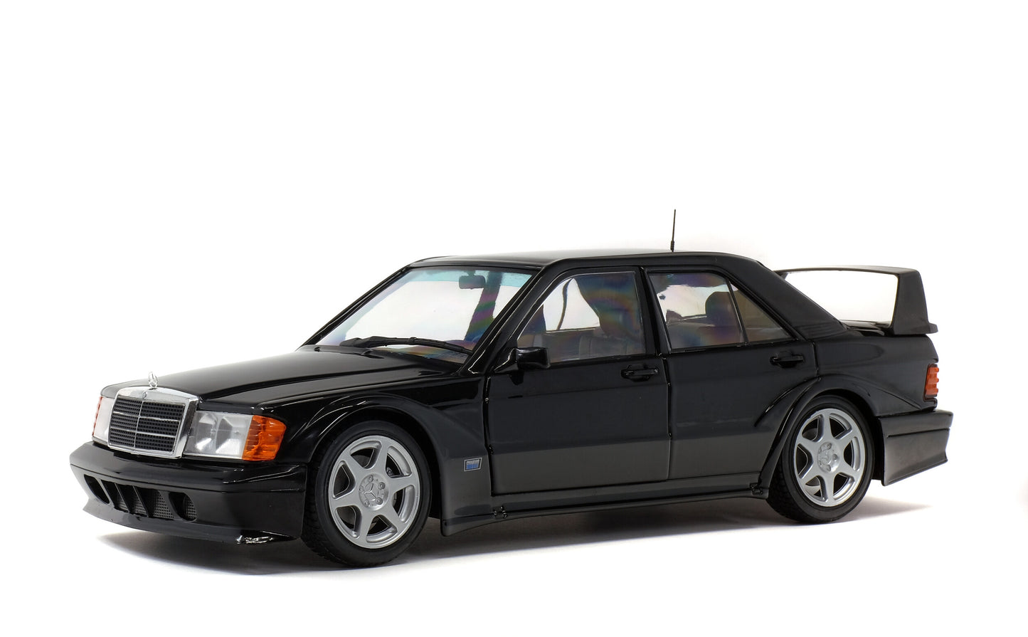 Mercedes Benz 190E Evo II W201 (1990) model car 1:18 Solido