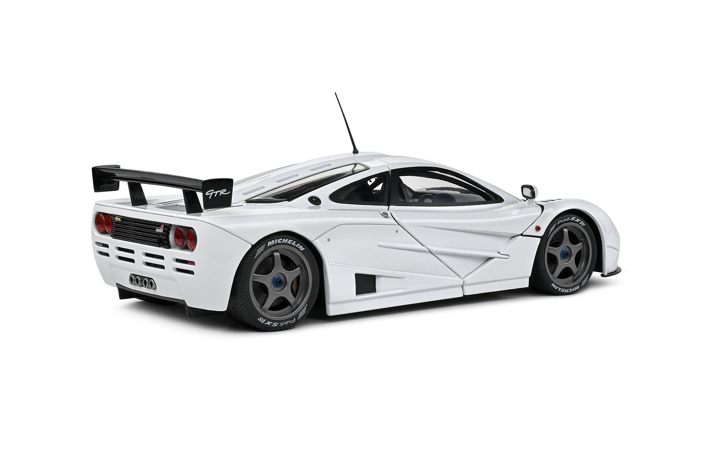 Macheta auto McLaren F1 GT-R Short Tail  (1996) 1:18 Solido