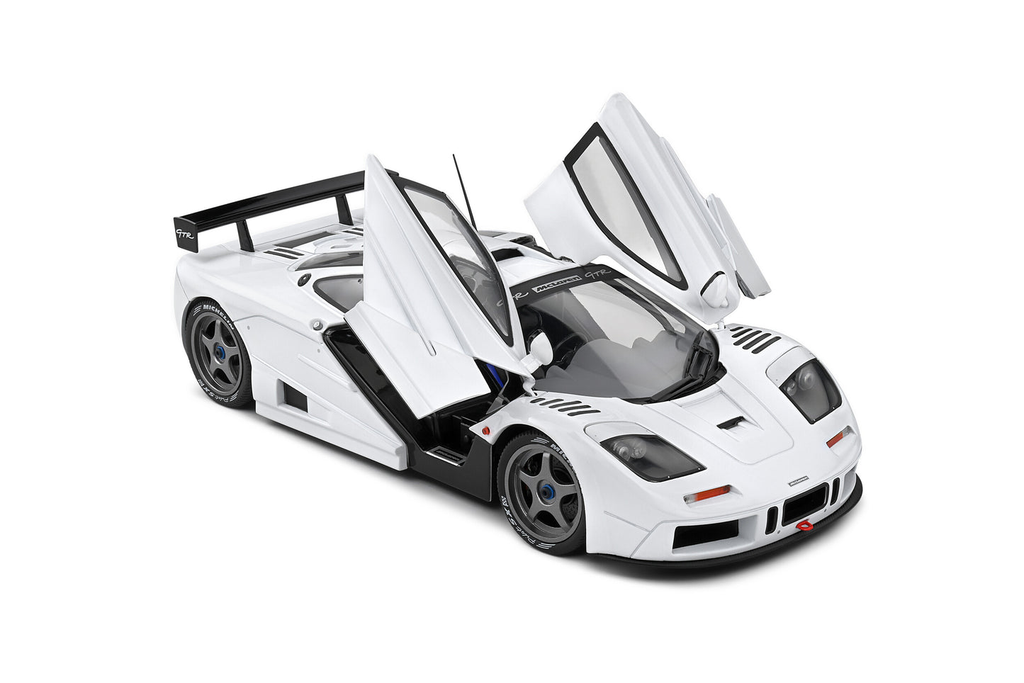 Macheta auto McLaren F1 GT-R Short Tail  (1996) 1:18 Solido