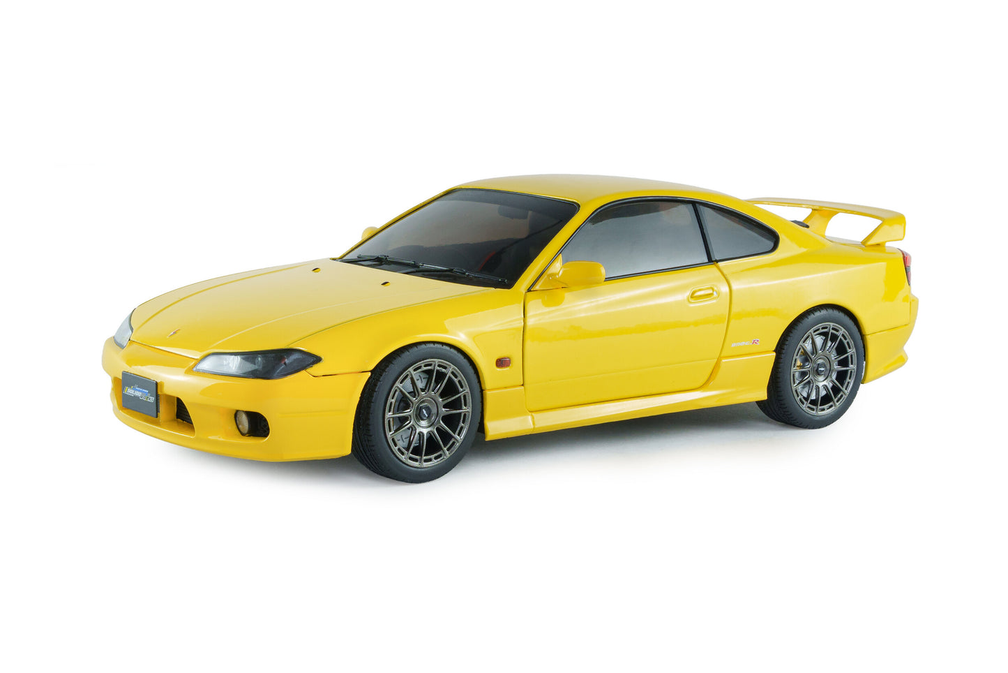 Macheta auto Nissan Silvia (S15) Spec-R Aero – LIGHTNING YELLOW – 1999 1:18 Solido