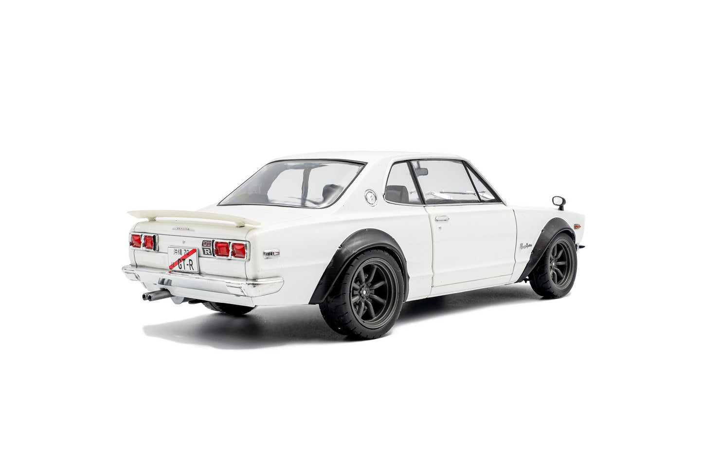 Macheta auto Nissan Skyline (C10) Hakosuka SOLIDO WORKS – Pearl White – 1970 1:18 Solido