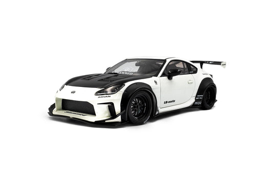 *Precomanda Macheta auto Toyota GR86 LBWK Body Kit – Pearl White – 2024 1:18 Solido