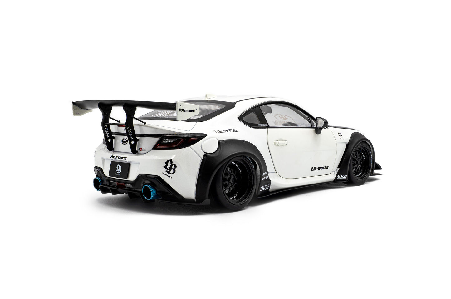 *Precomanda Macheta auto Toyota GR86 LBWK Body Kit – Pearl White – 2024 1:18 Solido