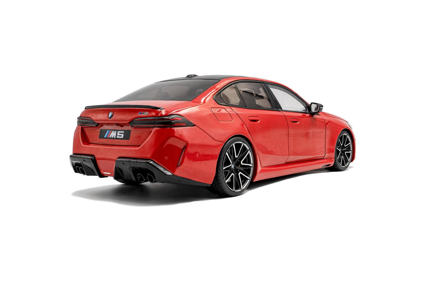 Macheta BMW M5 2025 Solido, metal 1:18 cu usi fata deschise, Fire Red