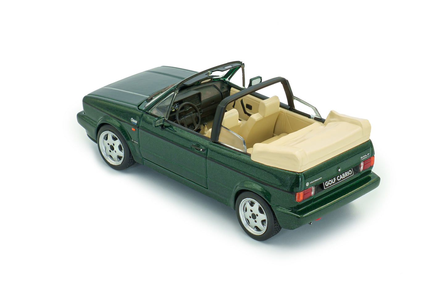 *Precomanda Macheta auto Volkswagen Golf Cabrio Classic Line – Classic Green – 1992 1:43 Solido
