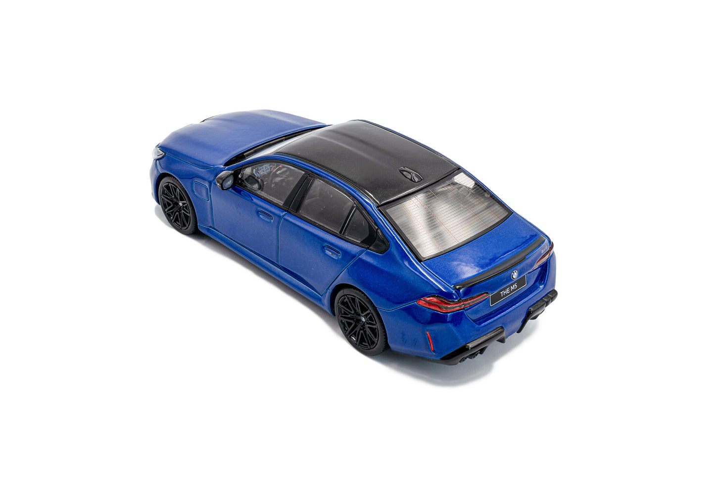 Macheta auto BMW M5 Sedan – Marina Bay Blue – 2024 1:43 Solido