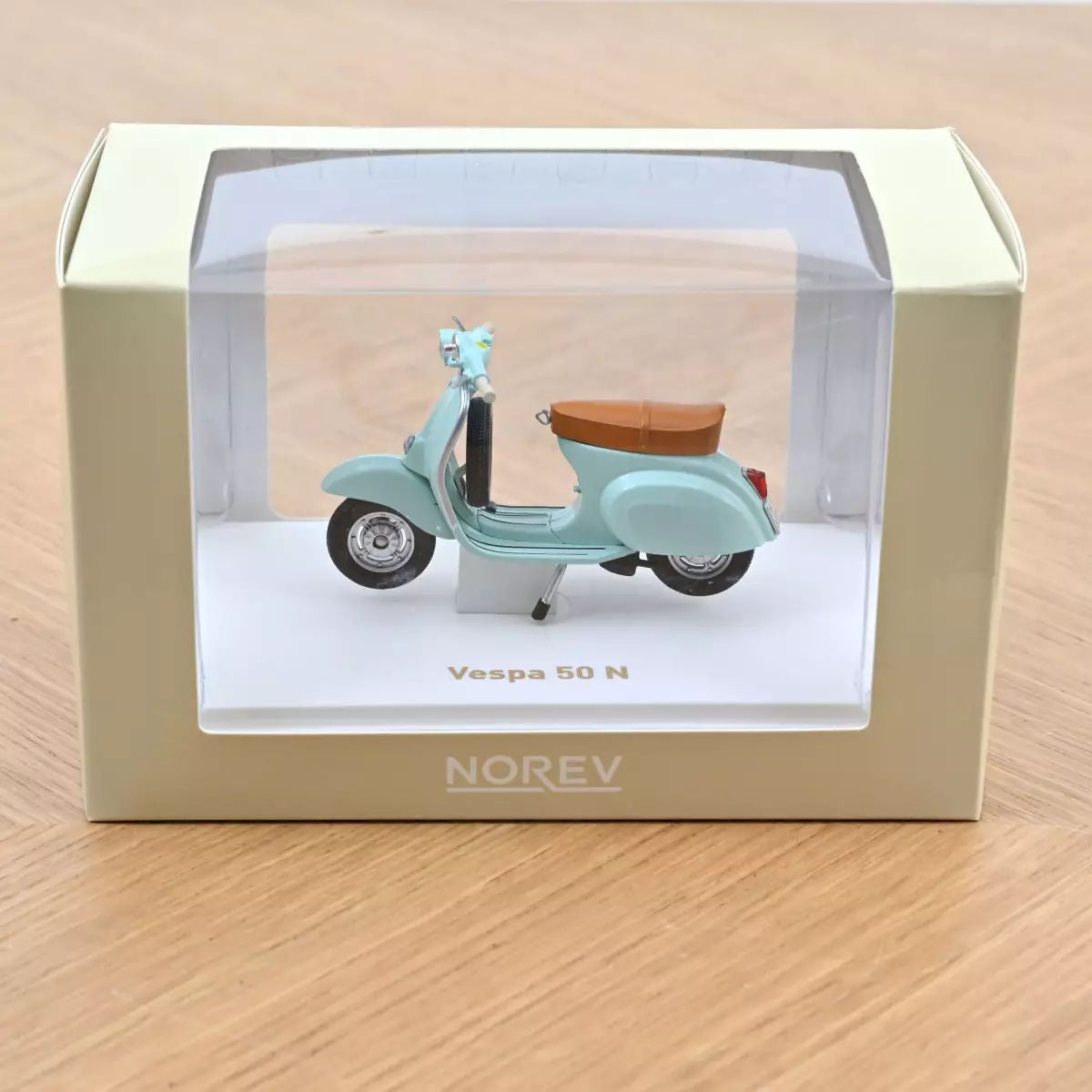 Macheta auto Vespa 50 N 1969 1:18 Norev