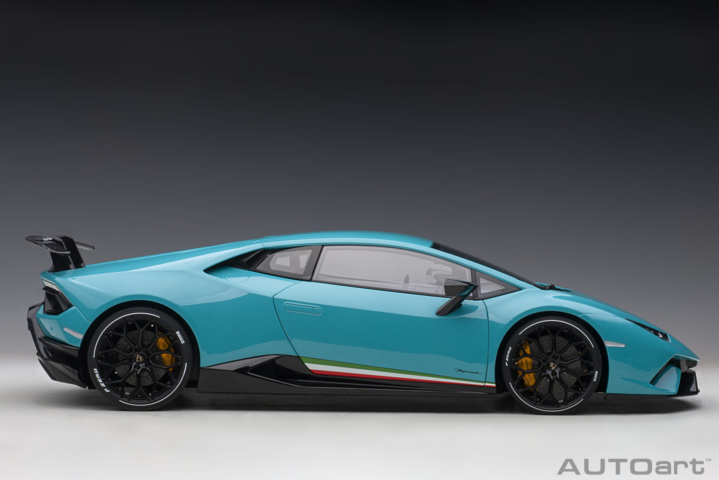 Macheta auto Lamborghini Huracan Performante (2017) 1:12 AutoArt