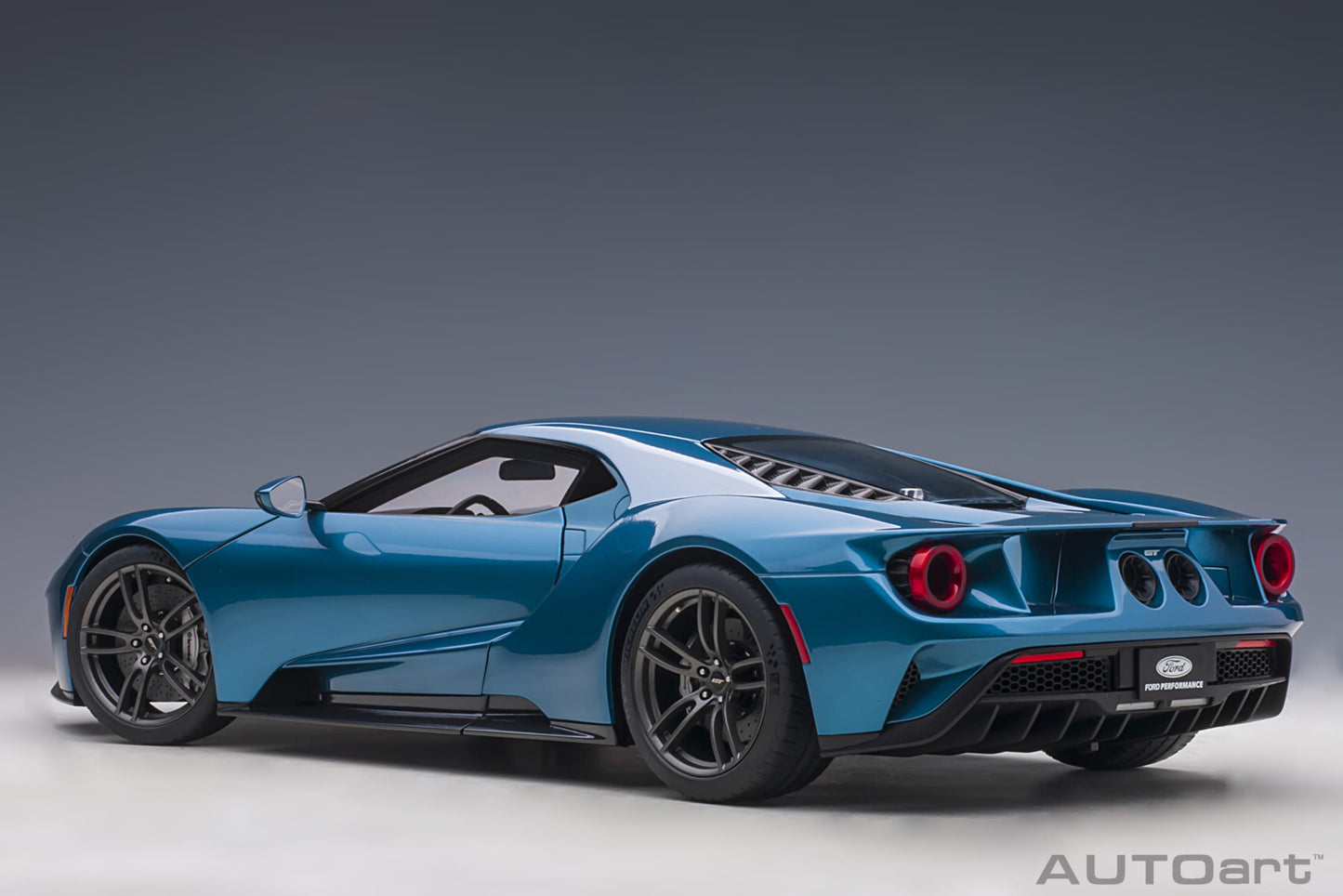 Macheta auto Ford GT (2017) 1:12 AutoArt