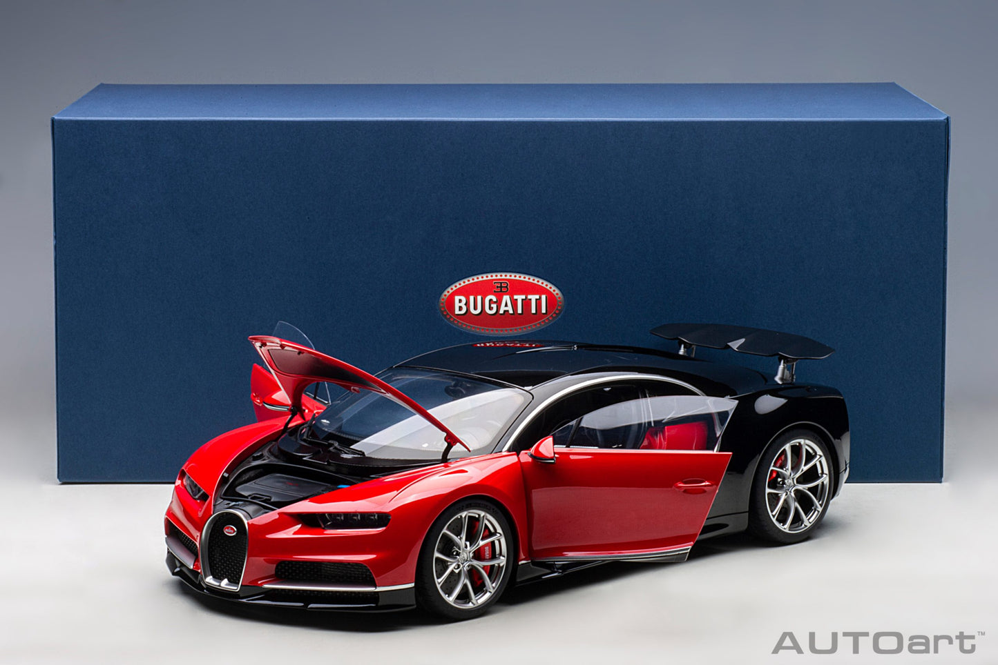 Macheta auto Bugatti Chiron (2017) 1:12 AutoArt