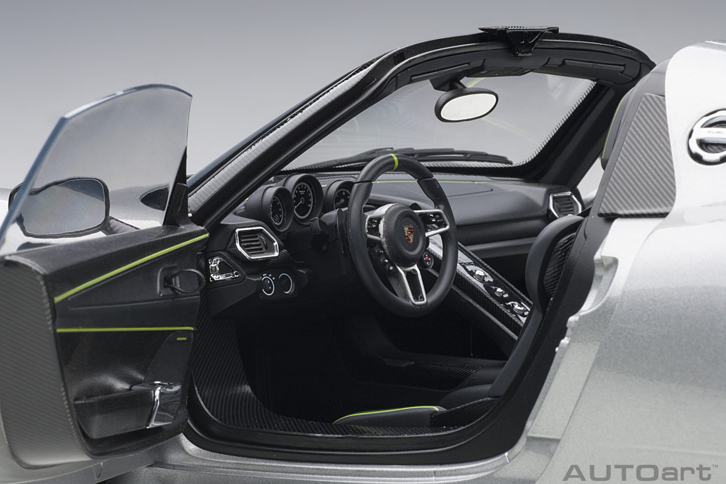 Macheta auto Porsche 918 Spyder Weissach Package (2013) 1:12 AutoArt