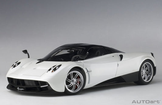 Macheta auto Pagani Huayra (2011) 1:12 AutoArt