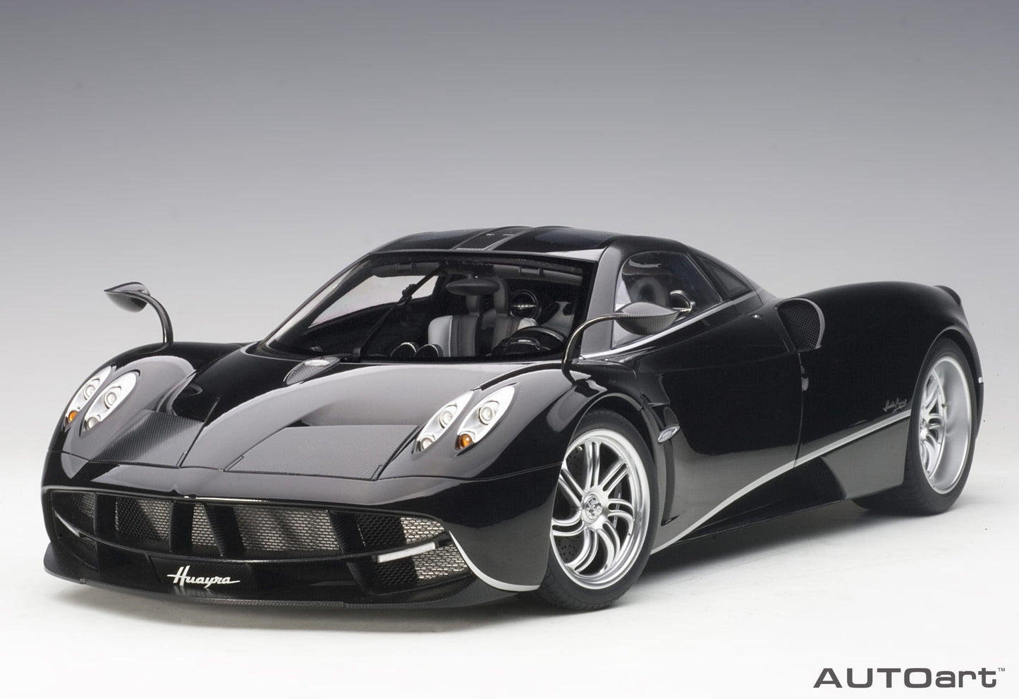 Macheta auto Pagani Huayra (2011) 1:12 AutoArt