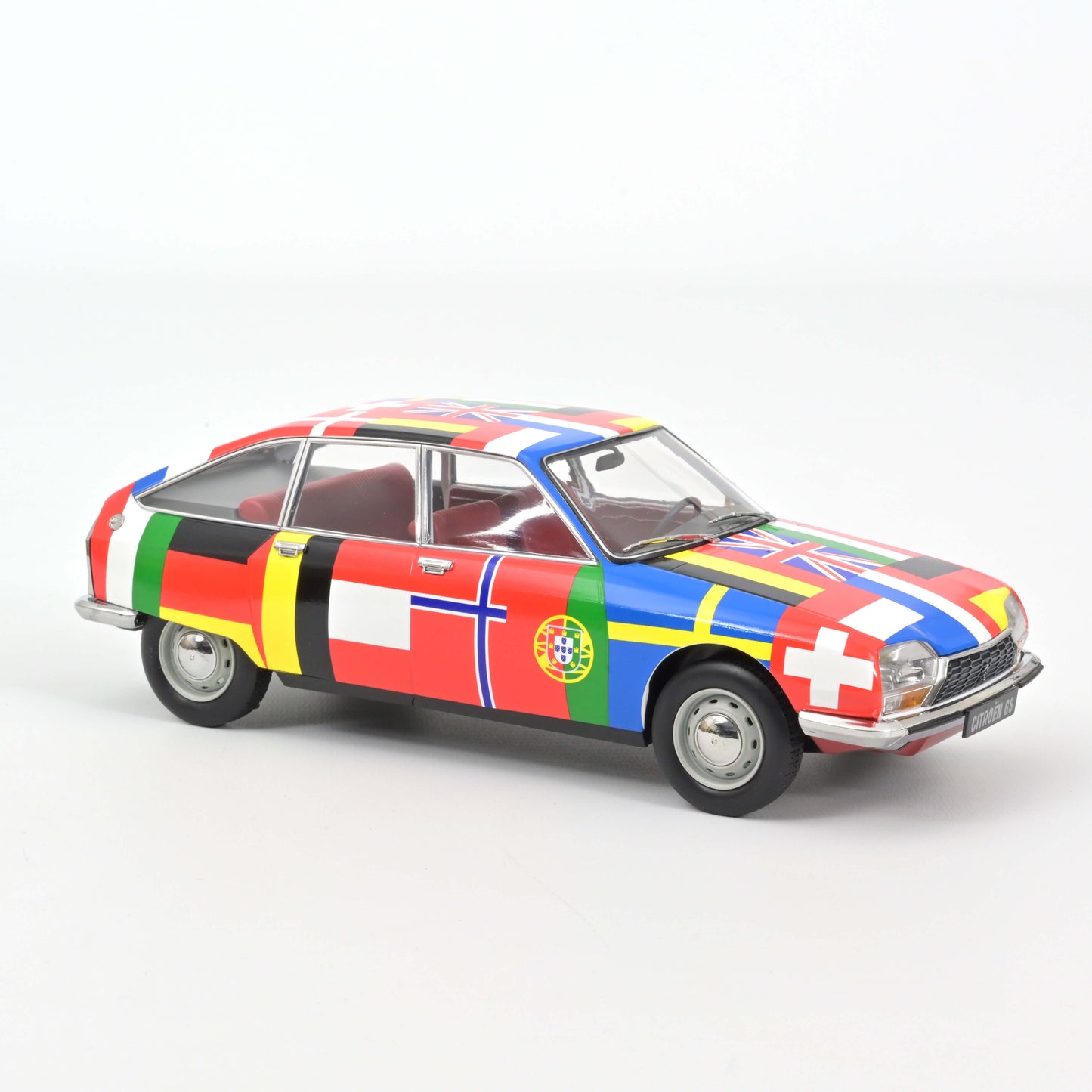 Macheta auto Citroen GS Flags 2nd release (1972) 1:18 Norev