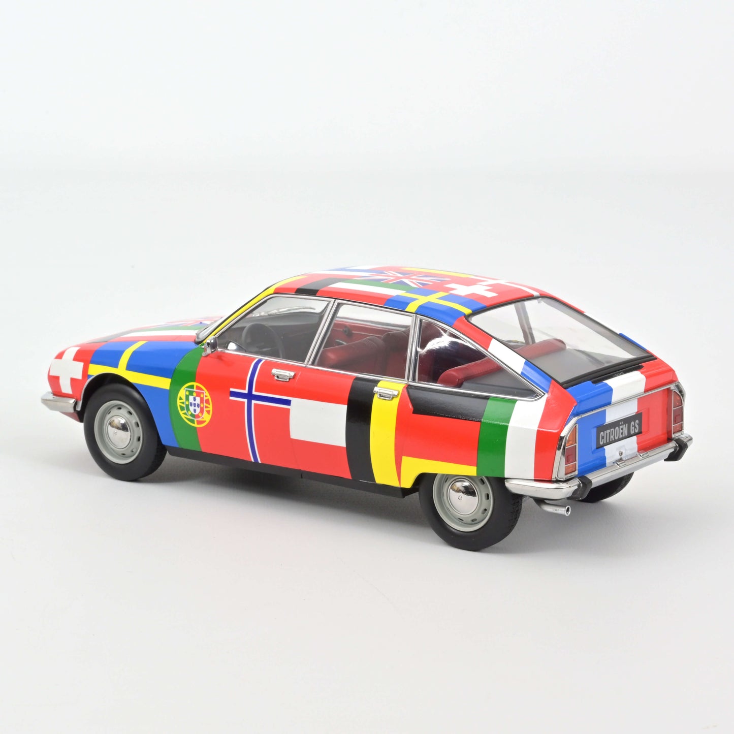 Macheta auto Citroen GS Flags 2nd release (1972) 1:18 Norev