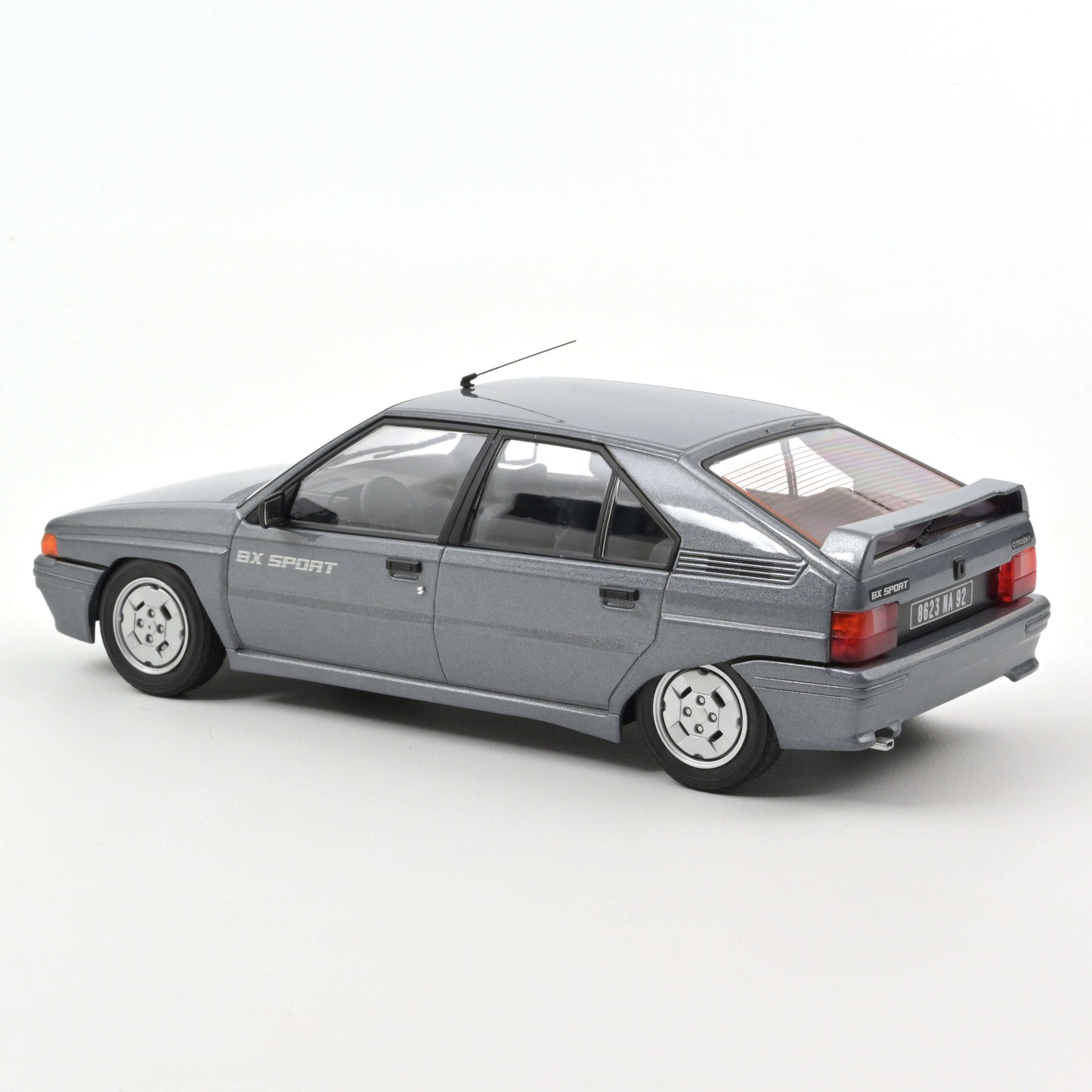 Macheta auto Citroen BX Sport (1985 ) 1:18 Norev