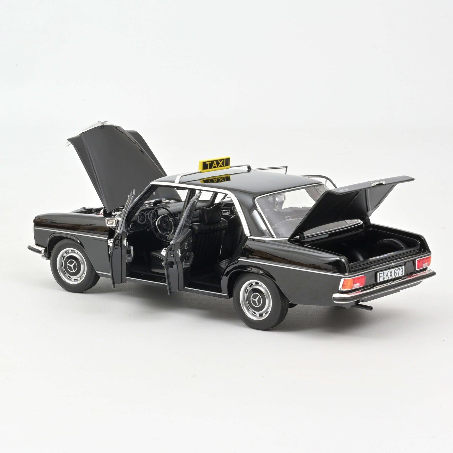 Macheta auto Mercedes-Benz 200 Taxi (1968) 1:18 Norev