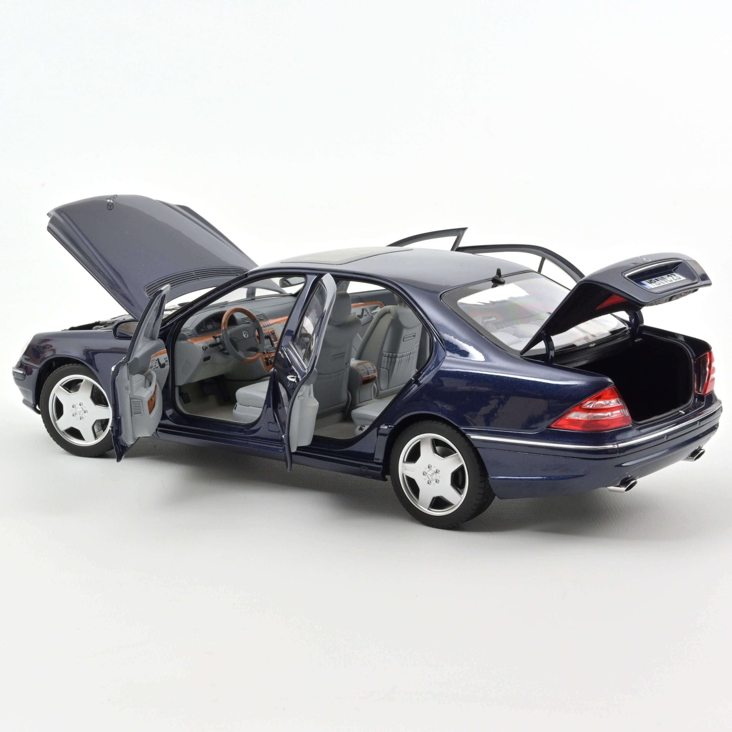 Macheta auto Mercedes-Benz S55 AMG (2000) 1:18 Norev