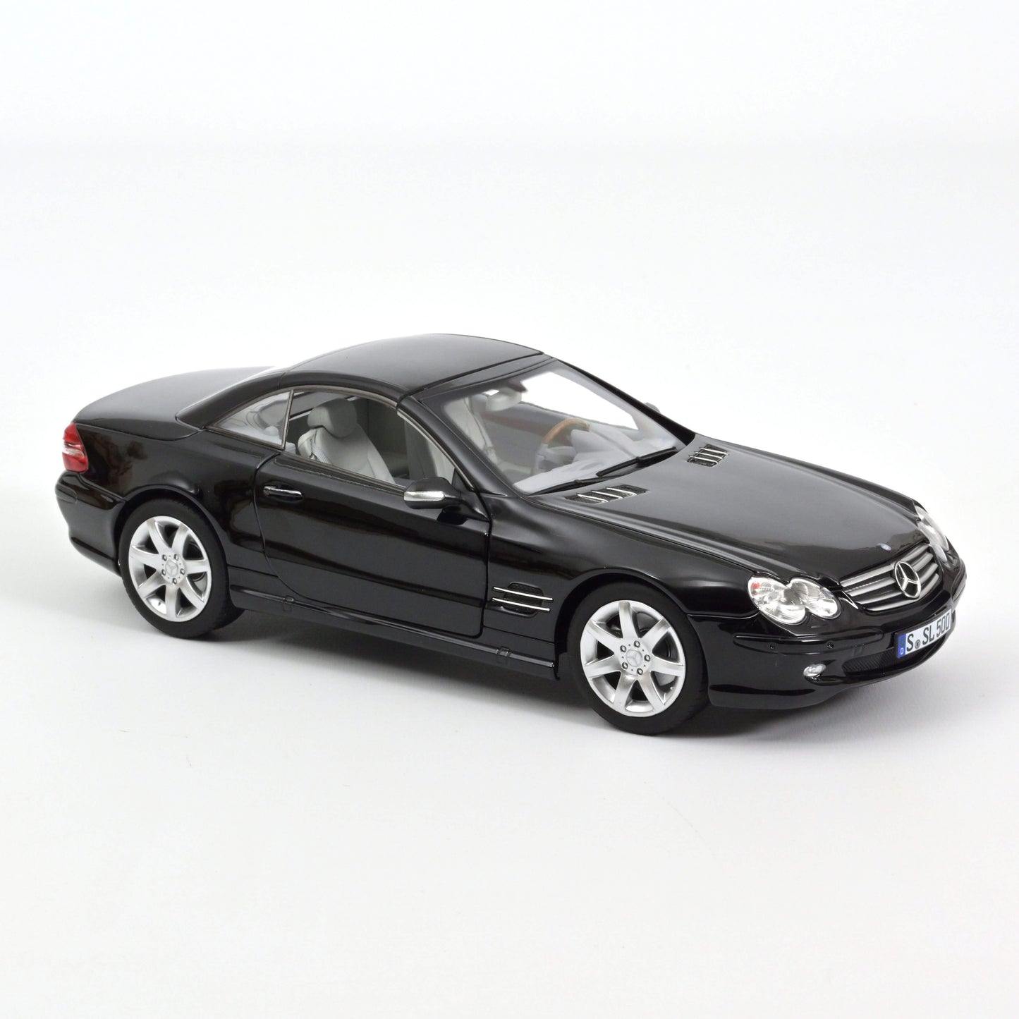 Macheta auto Mercedes-Benz SL 500 (2003) 1:18 Norev