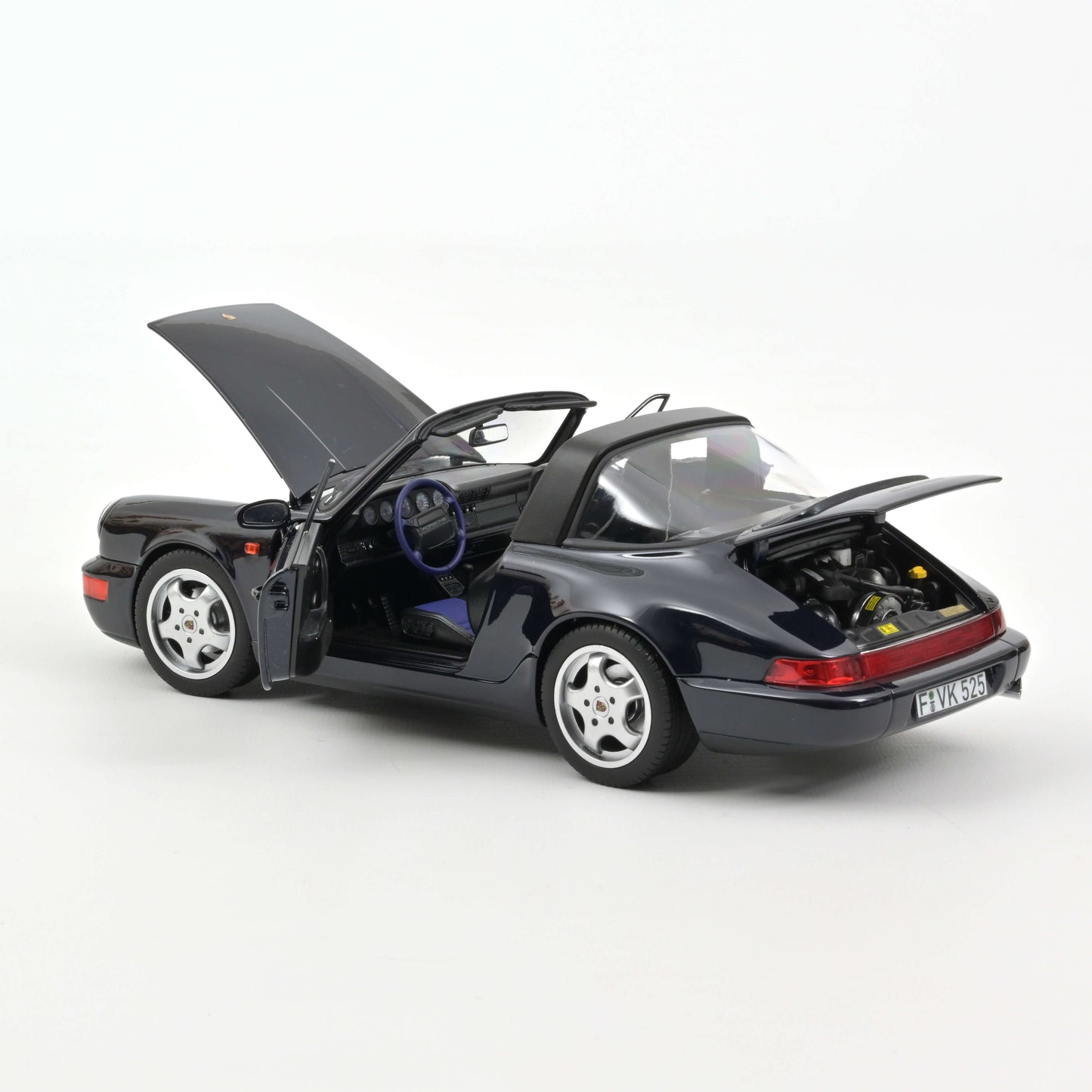 Macheta auto Porsche 911 Carrera 4 Targa (1991) 1:18 Norev