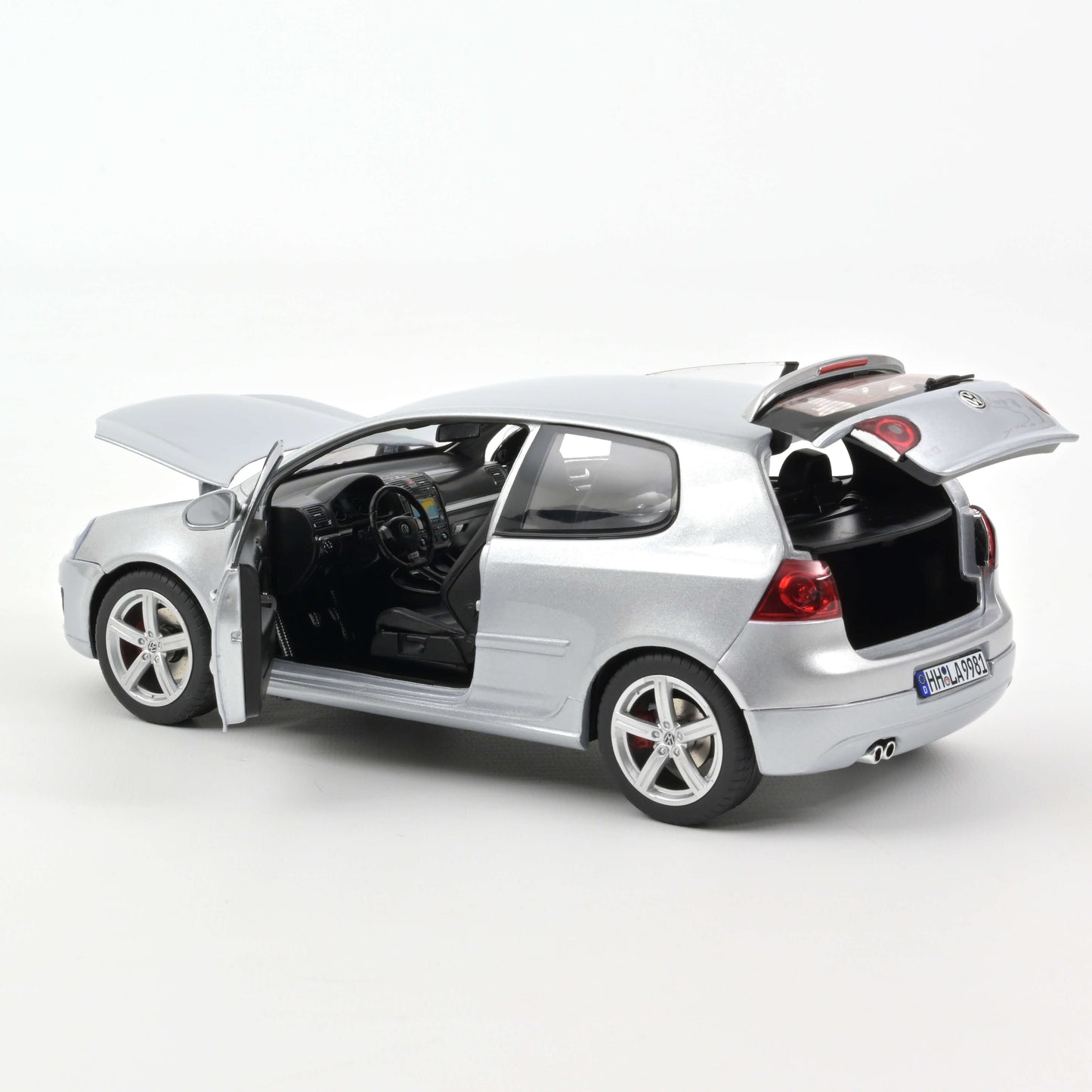 Macheta auto Volkswagen Golf GTI Pirelli (2007) 1:18 Norev