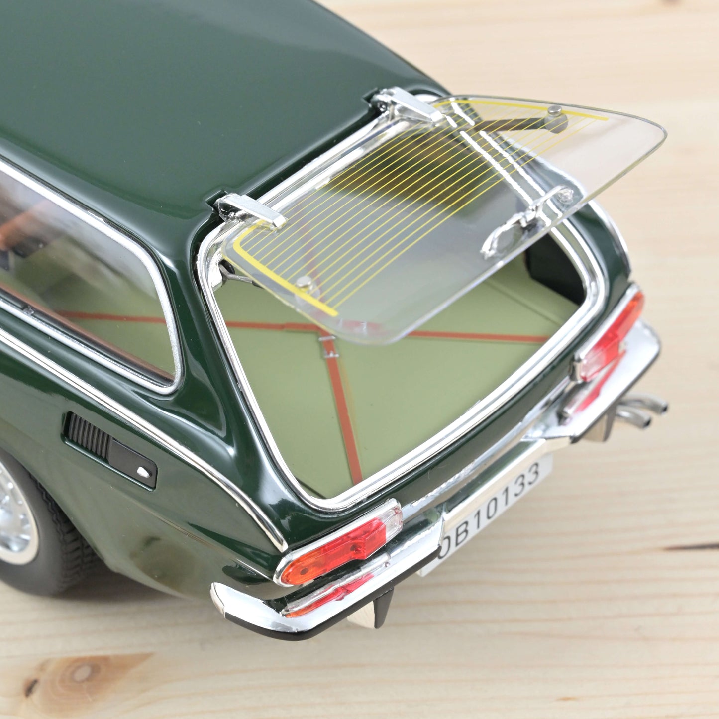 Macheta auto Volvo 1800 ES (1973) 1:18 Norev