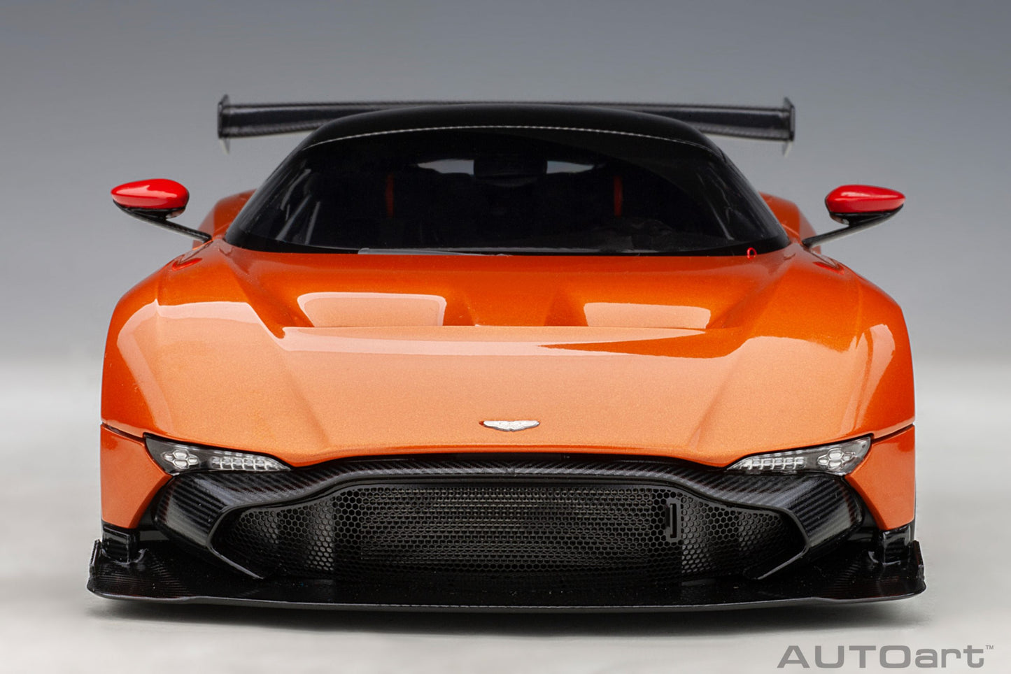 Macheta auto Aston Martin Vulcan (2015) 1:18 AutoArt