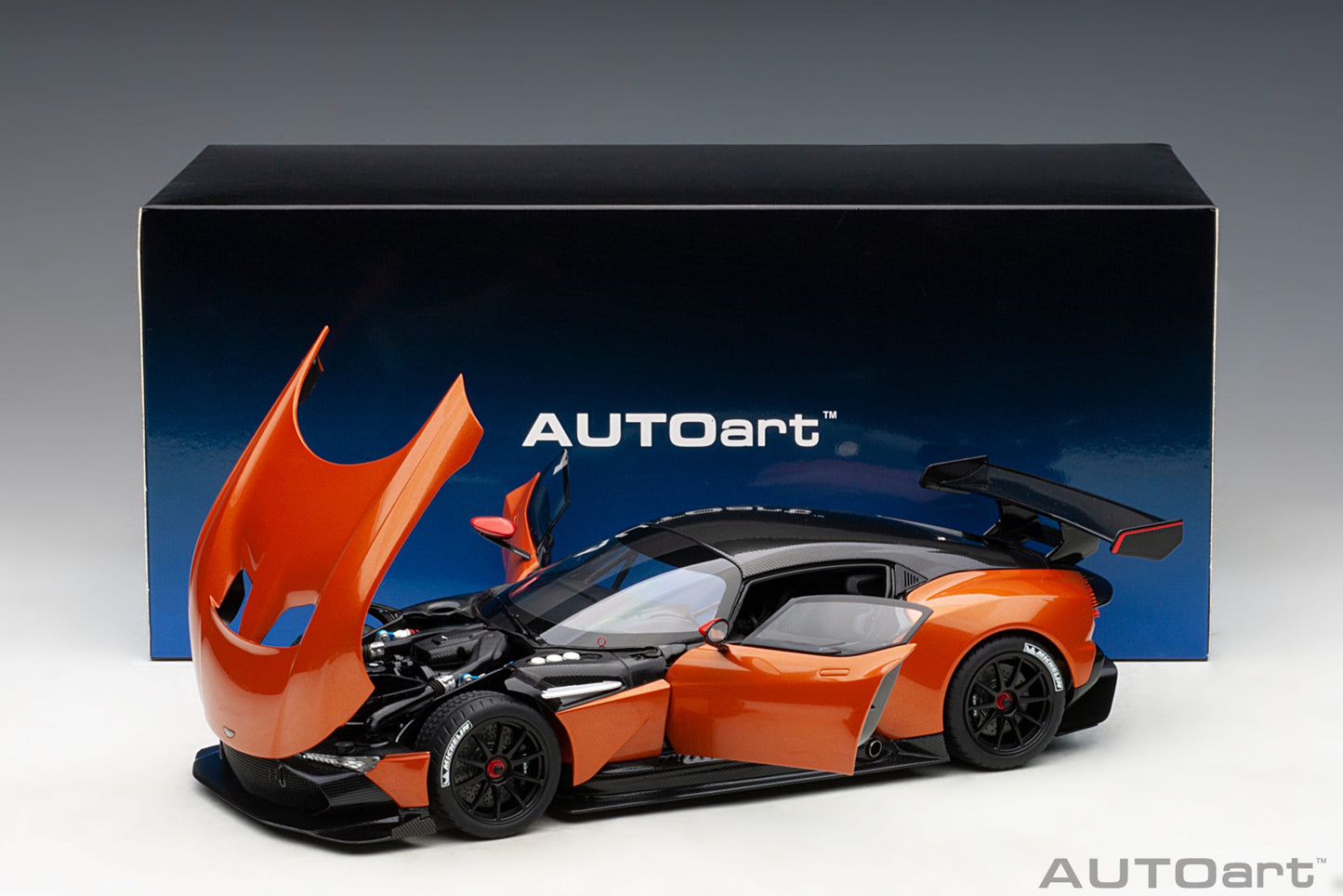 Macheta auto Aston Martin Vulcan (2015) 1:18 AutoArt