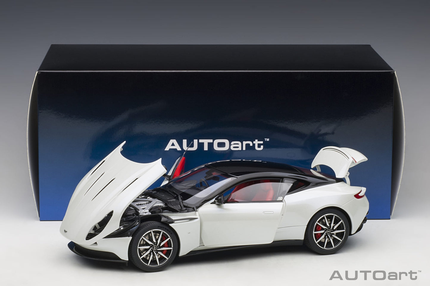 Macheta auto Aston Martin DB11 (2017) 1:18 AutoArt