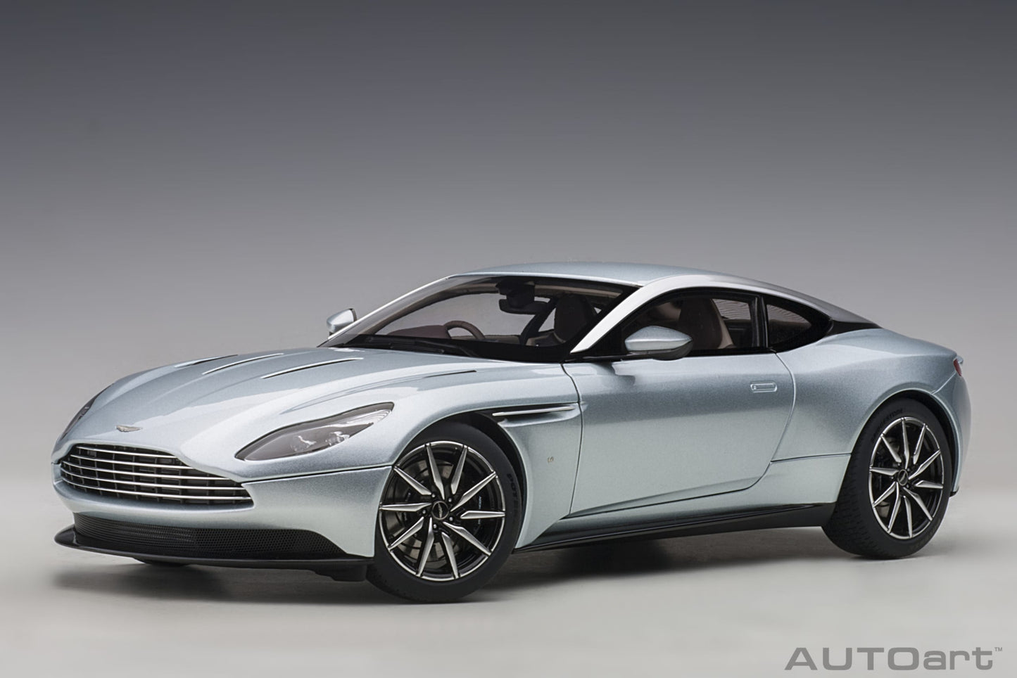 Macheta auto Aston Martin DB11 (2017) 1:18 AutoArt