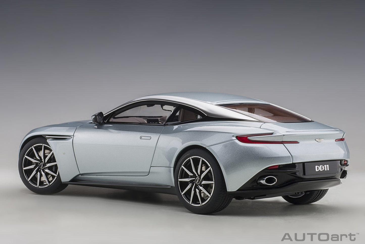 Macheta auto Aston Martin DB11 (2017) 1:18 AutoArt