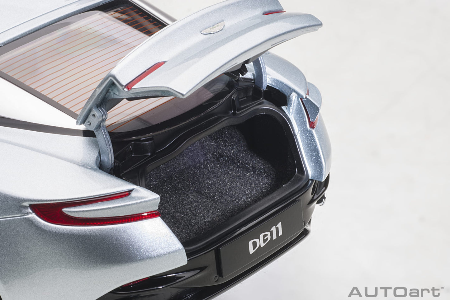 Macheta auto Aston Martin DB11 (2017) 1:18 AutoArt