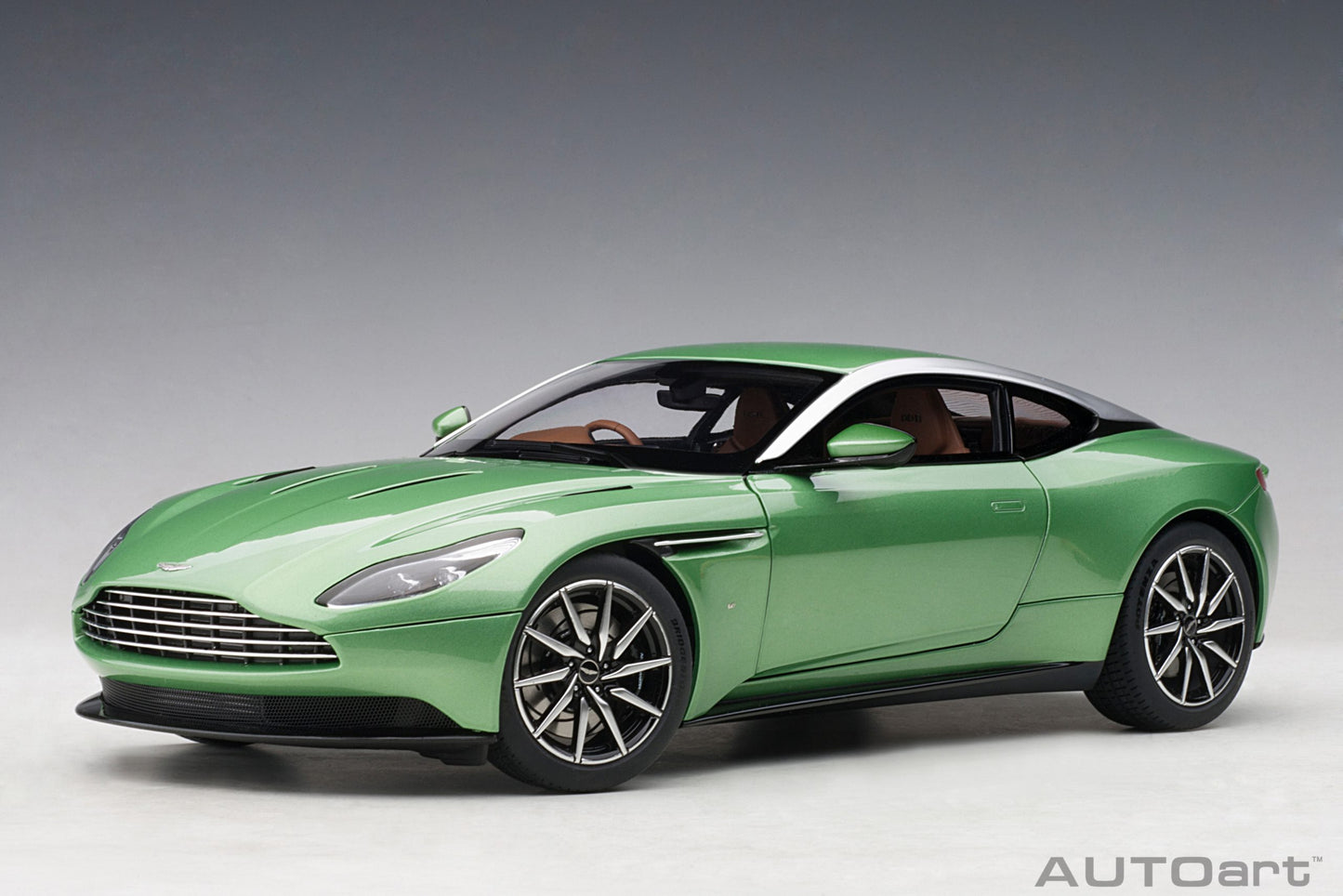 Macheta auto Aston Martin DB11 (2017) 1:18 AutoArt