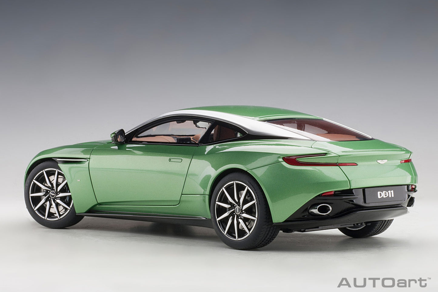 Macheta auto Aston Martin DB11 (2017) 1:18 AutoArt