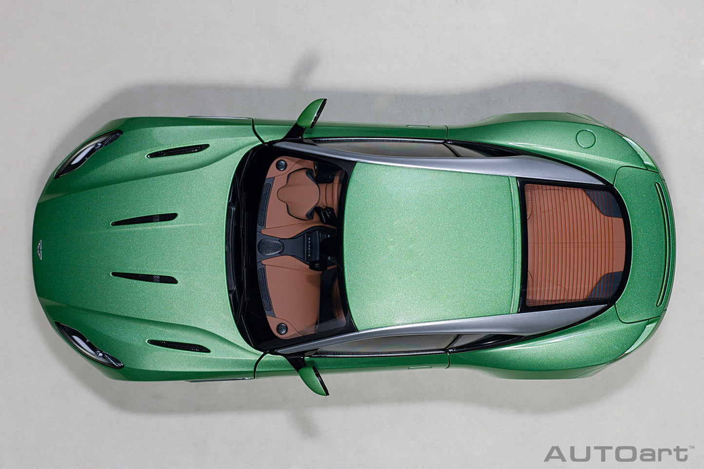 Macheta auto Aston Martin DB11 (2017) 1:18 AutoArt