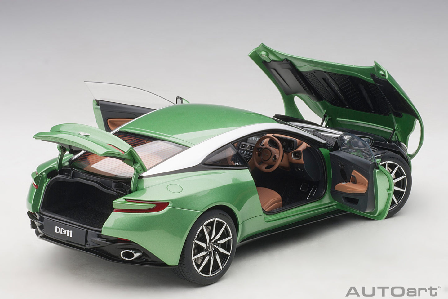 Macheta auto Aston Martin DB11 (2017) 1:18 AutoArt