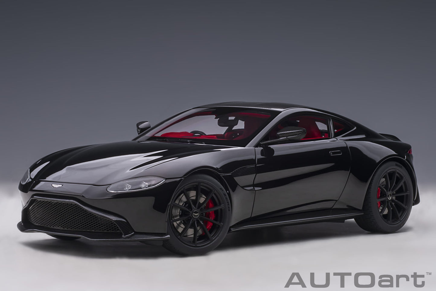 Macheta auto Aston Martin Vantage (2019) 1:18 AutoArt