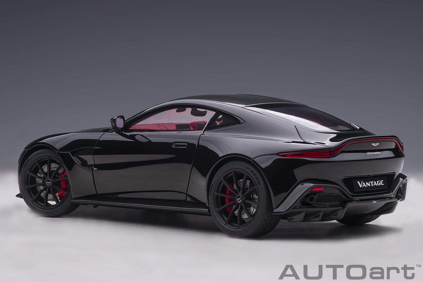 Macheta auto Aston Martin Vantage (2019) 1:18 AutoArt