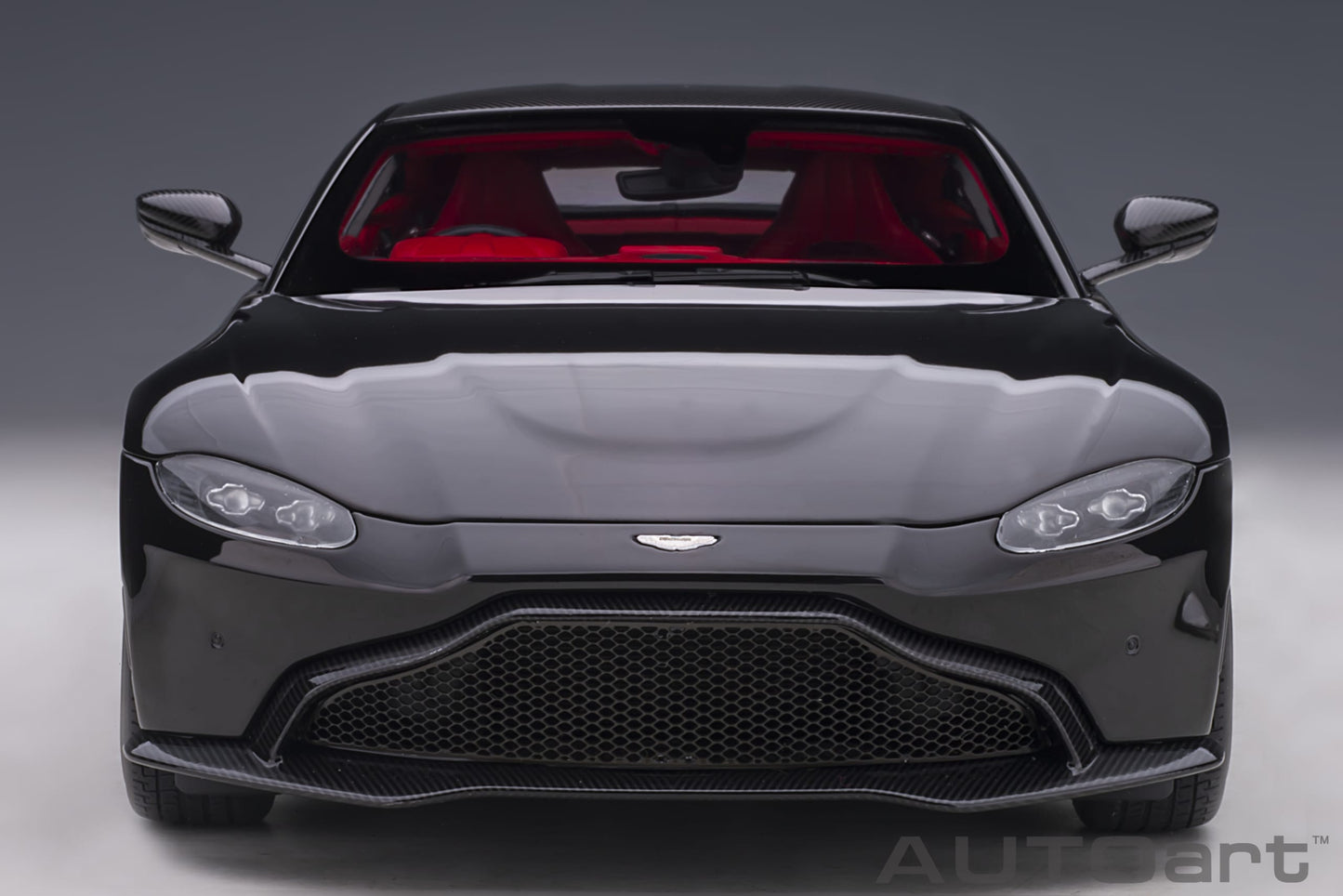 Macheta auto Aston Martin Vantage (2019) 1:18 AutoArt